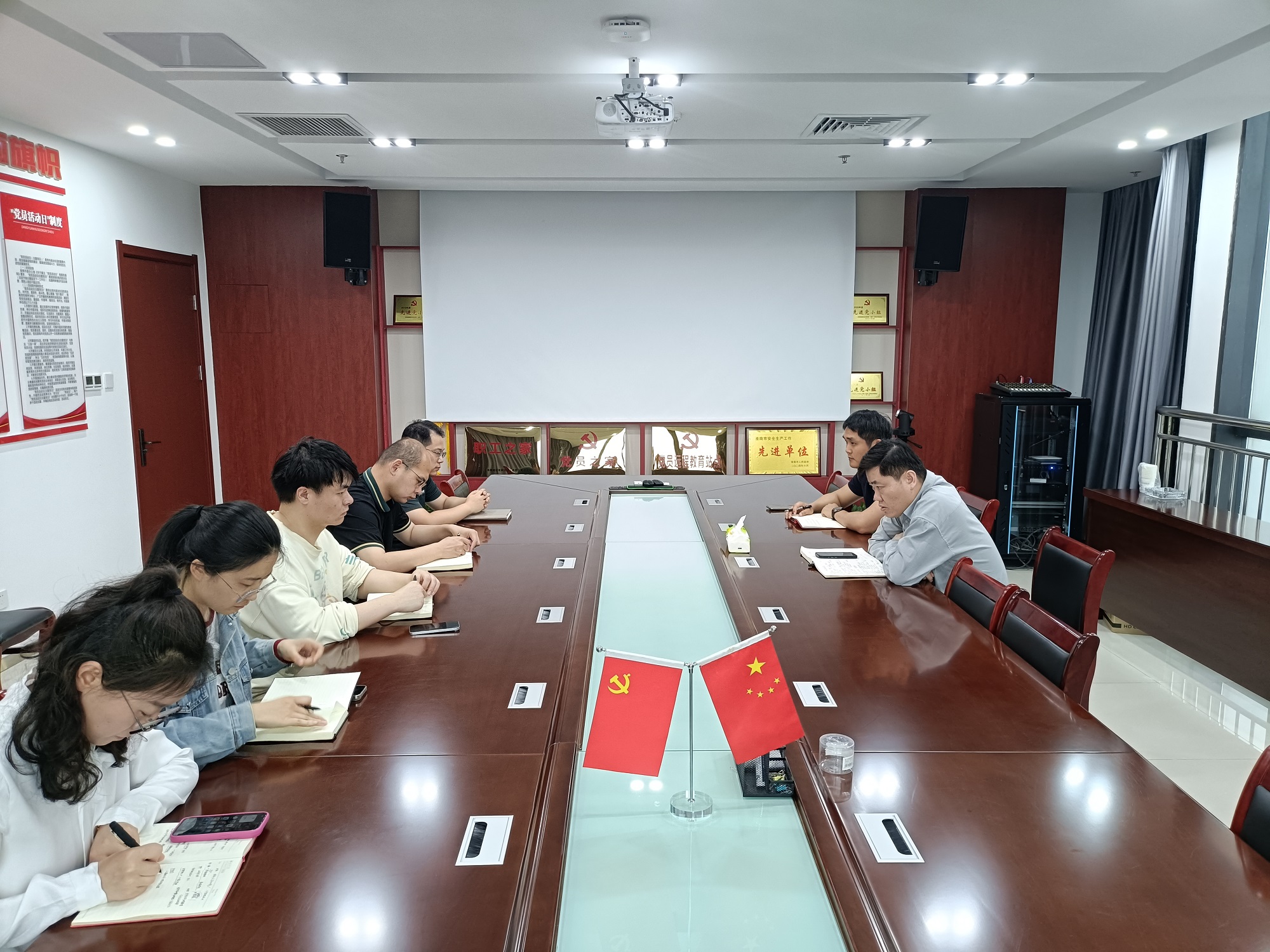 投融資部1 投融資部1